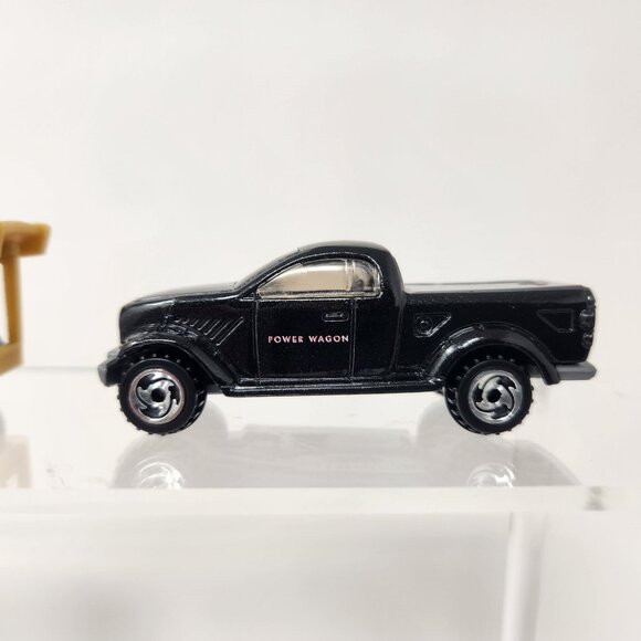 Lot of (9) Hot Wheels Diecast Cars 2000-2022 1/64 (b4) - Picture 5 of 11